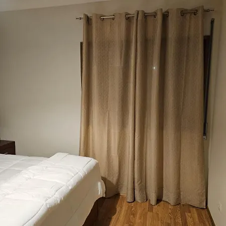 Casa De Vagueira בית אירוח